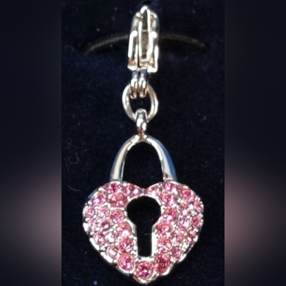 GENUINE SWAROVSKI 🦢 CRYSTAL Heart & Keyhole CHARM PENDANT Lobster Claw Clasp💗